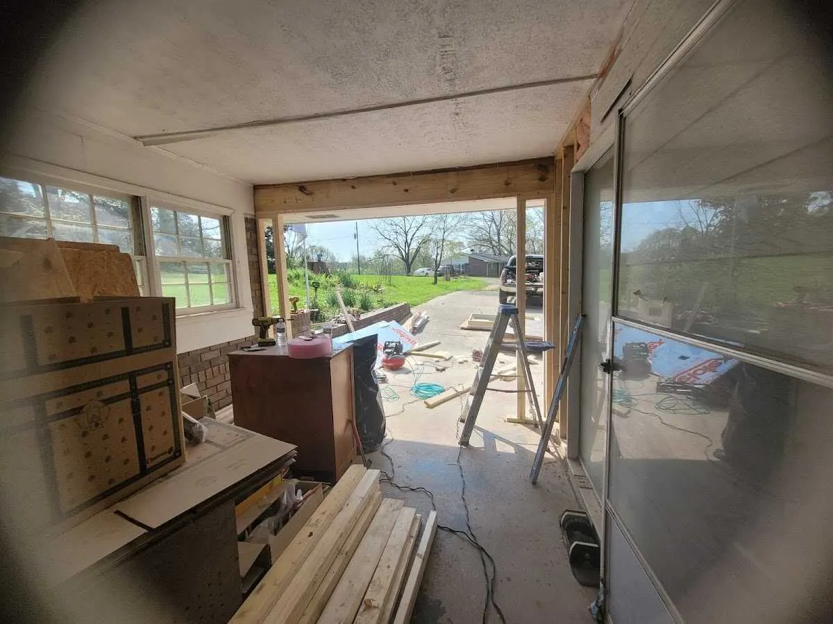 Air movers and dehumidifier for Drying & Dehumidification in Sandwich